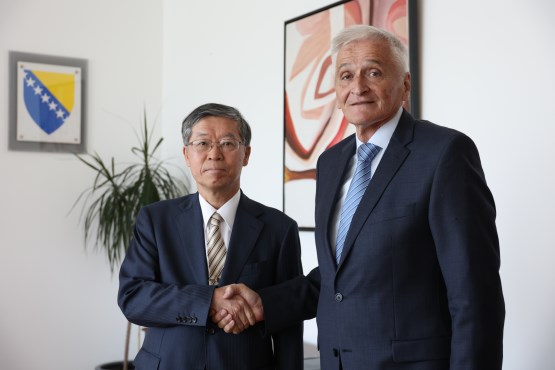 Predsjedavajući Doma naroda PSBiH dr. Nikola Špirić primio u nastupnu posjetu ambasadora Japana u BiH